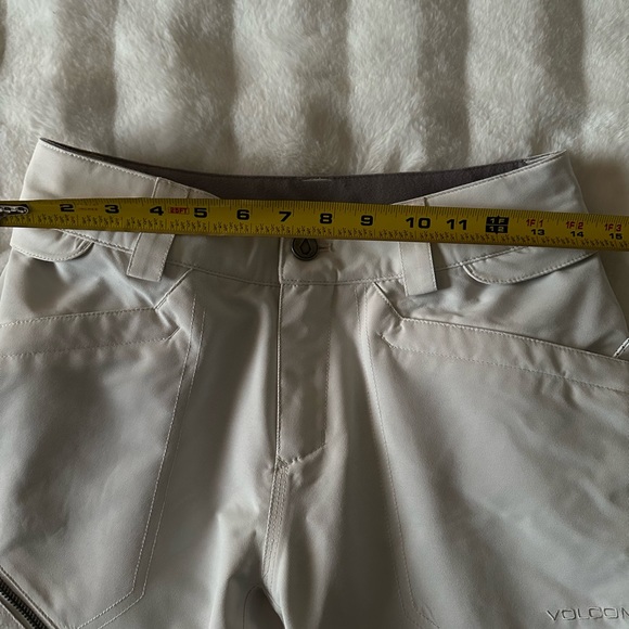 Volcom women’s ski pants size XS.  Fits like a size 2. - Picture 6 of 6